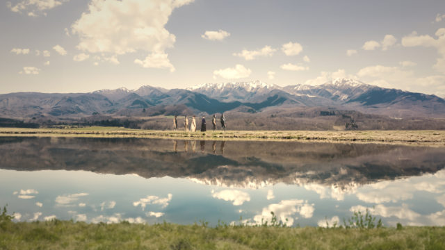 87c MONTAGNE Reflet (0 00 06 03)
